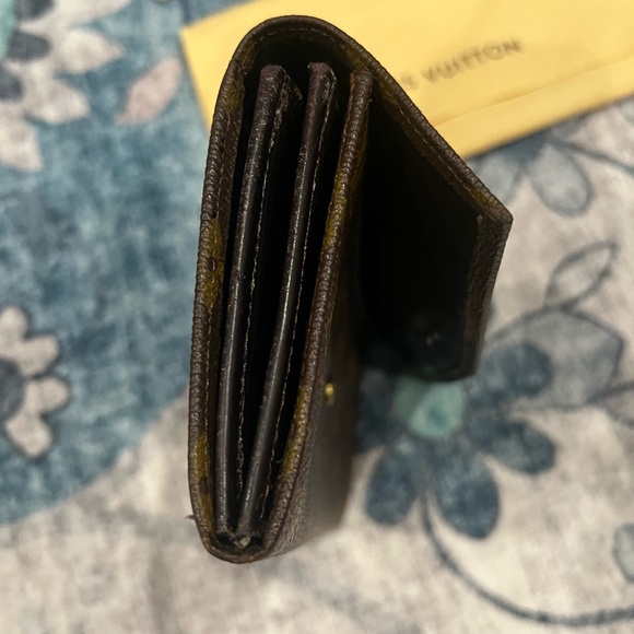 Louis Vuitton Sarah monogram vintage Wallet w/dust bag EUC - Picture 4 of 10